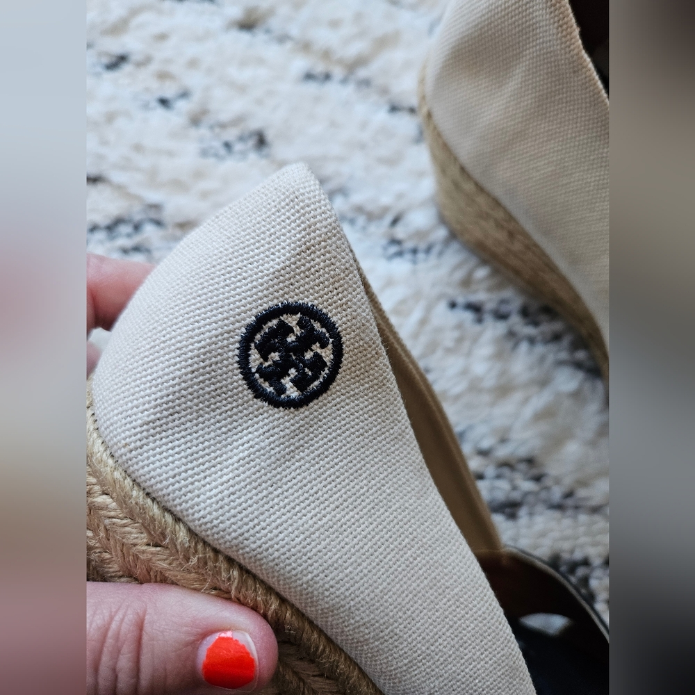 Tory Burch Filipa Beige/Black Espadrille Wedges, sz 8B - Picture 11 of 13